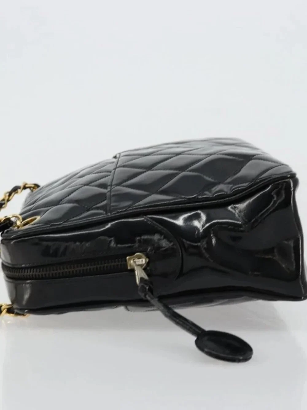 CHANEL Matelasse Chain Shoulder Bag Patent leather Black Gold CC Auth 175899